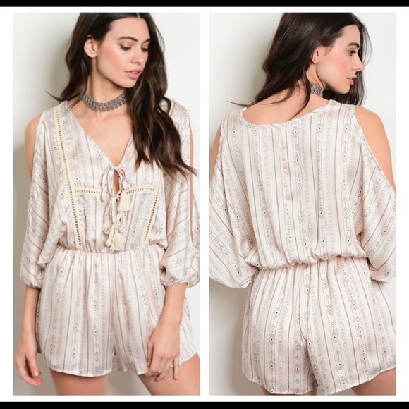 Cold Shoulder romper - Picture 2 of 2